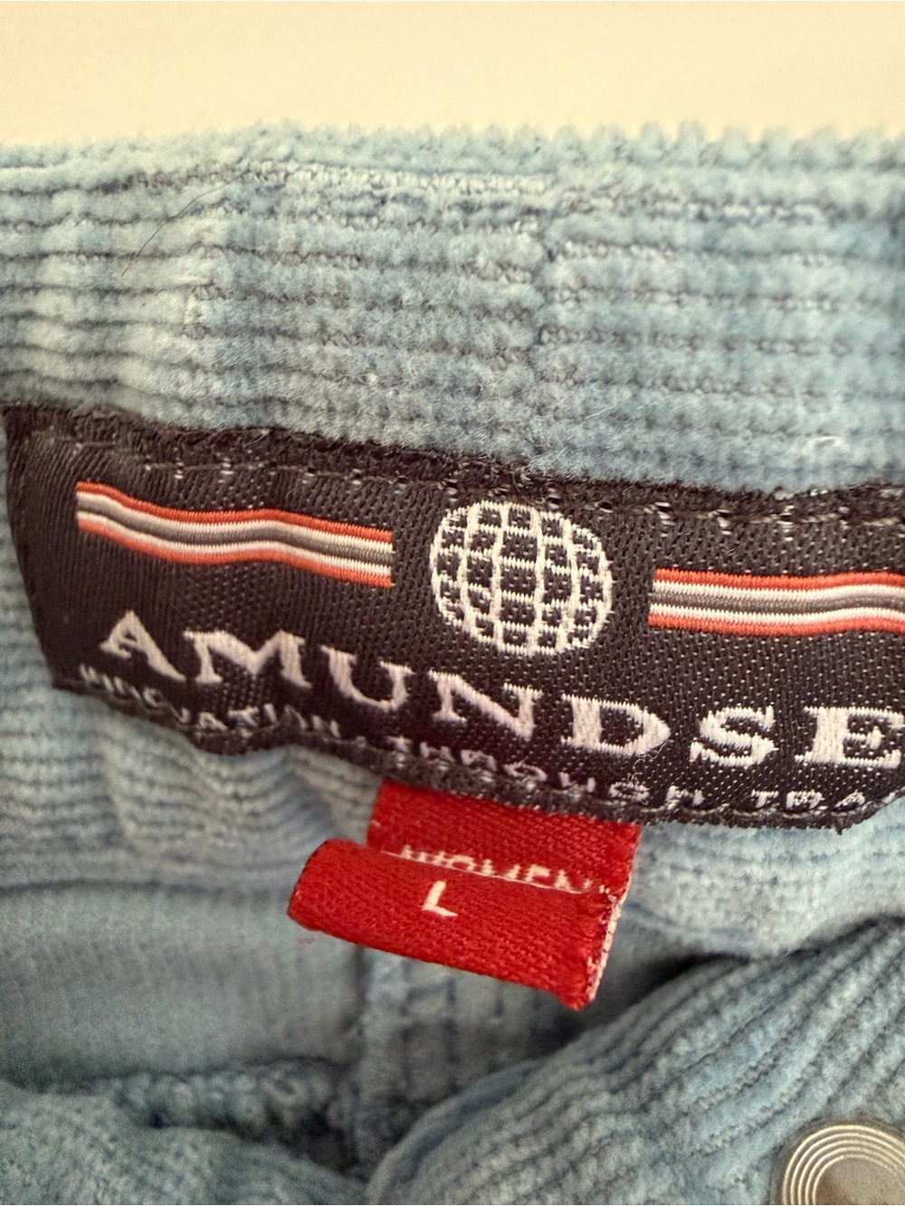 Amundsen Women’s Light Blue Corduroy Bike Shorts with Contrast Pocket SZ Large - Picture 4 of 7